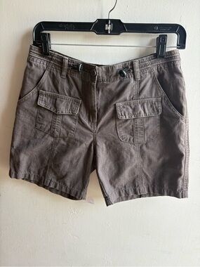 Brand new with tags Brandy Melville cargo shorts in dark grey #gorpcore #granola